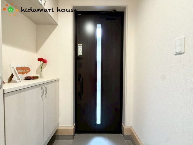 上尾市本町　新築戸建　リーブル01の玄関