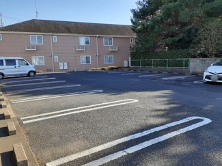 【駐車場】 | リュミエール・エスト　Ｂ | 駐車場があるので、車を買う予定の方も安心です