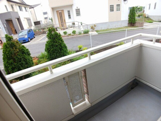 【バルコニー】 | ラシーヌ | 外からの目が気にならないバルコニーで洗濯物が干せます