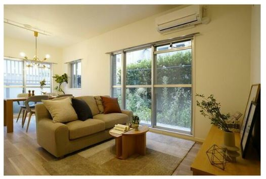 RESTA目黒の居間・リビング