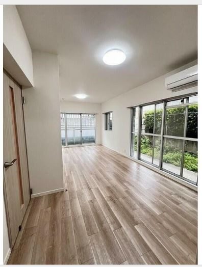 RESTA目黒の居間・リビング