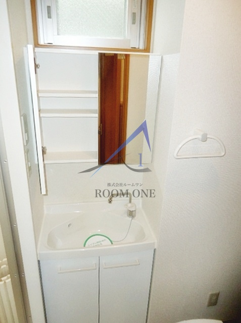 マルジュマチトリの洗面所|独立洗面台です。