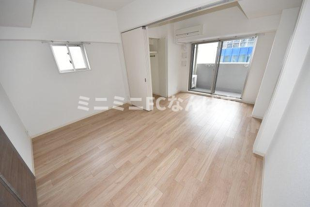 エスリード靭公園の居間・リビング