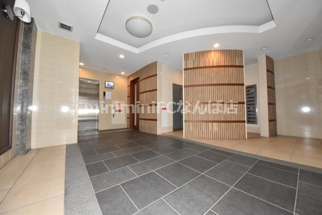 エスリード靭公園のエントランス