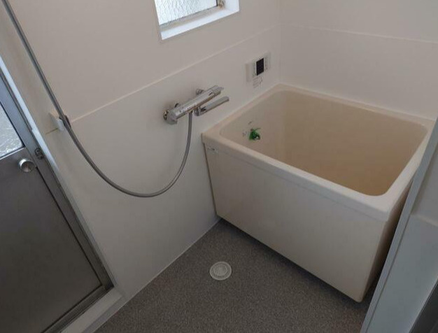 鶴甲コーポ10号館の浴室