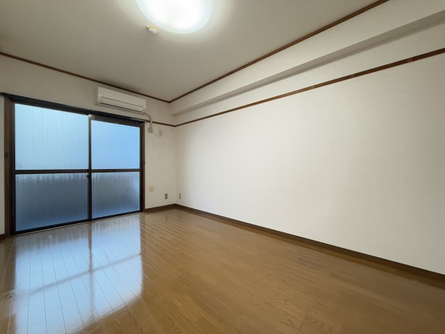 田伏マンションの洋室