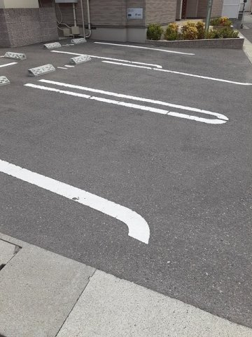 テラ・クオーレＢの駐車場|駐車スペースもあります