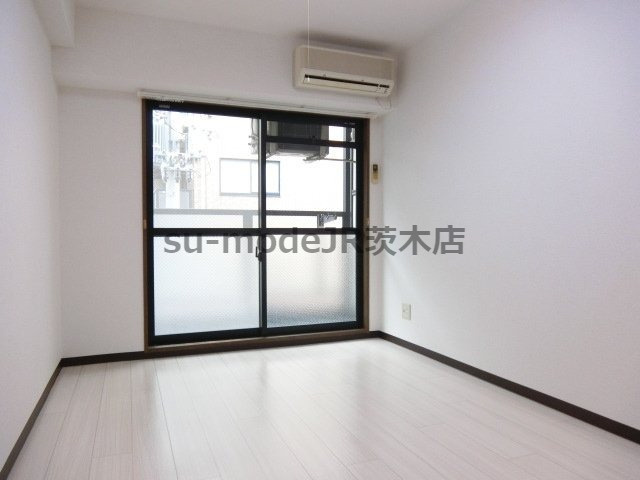 末広14番館の洋室