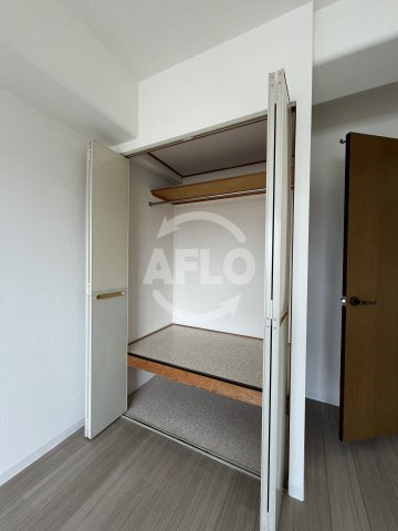 ジェイエムアールレジデンス新大阪の収納|JMRレジデンス新大阪　クローゼット