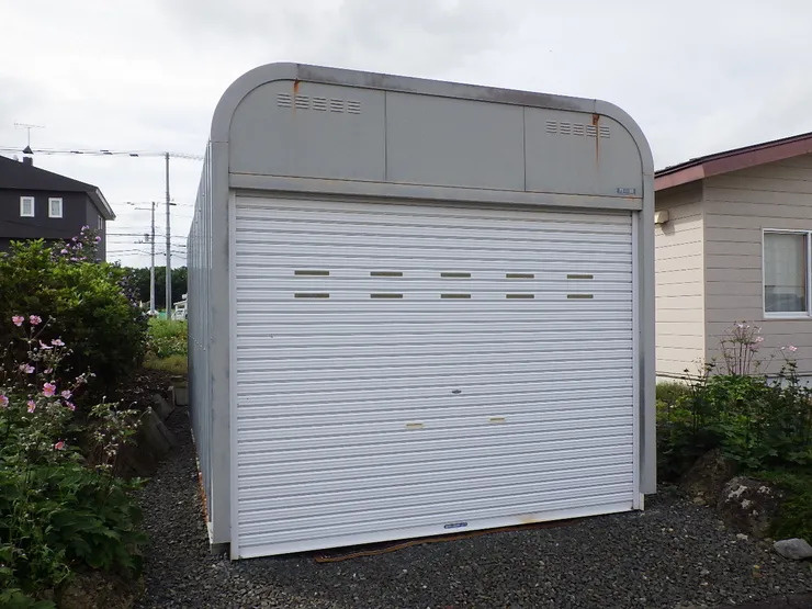 紋別郡遠軽町東町３丁目　平屋建て中古売家の駐車場