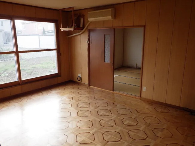 【居間・リビング】 | 紋別郡遠軽町東町３丁目　平屋建て中古売家