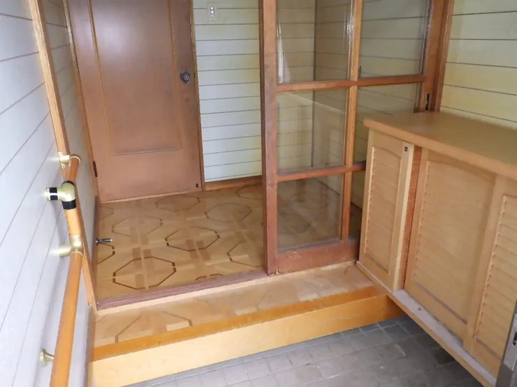 紋別郡遠軽町東町３丁目　平屋建て中古売家の玄関