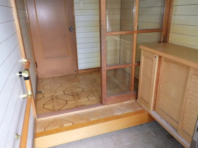 【玄関】 | 紋別郡遠軽町東町３丁目　平屋建て中古売家