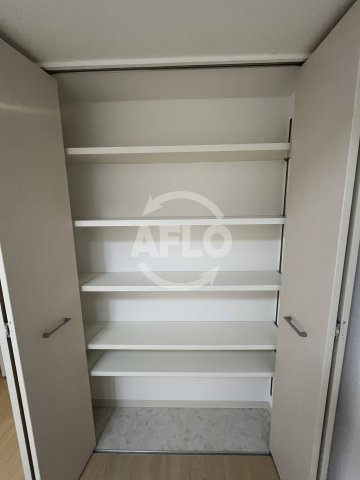 セレニテ新大阪2番館の収納|　浴室乾燥機セレニテ新大阪弐番館　収納棚