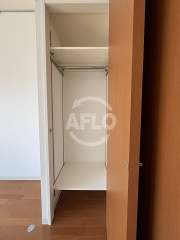 ドゥーエ江坂スリーの収納|ドゥーエ江坂Ⅲ　クローゼット