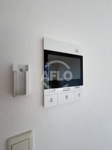 ドゥーエ江坂スリーのセキュリティ|ドゥーエ江坂Ⅲ　モニター付きインターホン