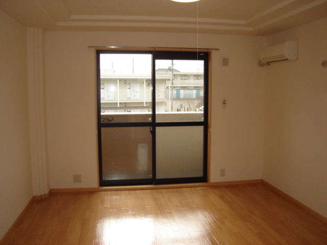 メゾン　ソレイユの居間・リビング|洋室(エアコン・照明)