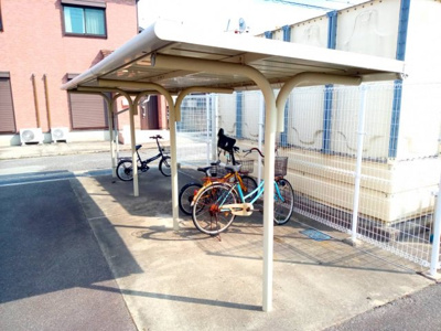 【その他】 | レオネクストモアー | 屋根付き駐輪場