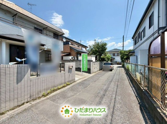 久喜市南1期　中古一戸建ての前面道路含む現地写真