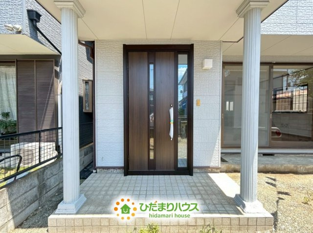 久喜市南1期　中古一戸建ての玄関