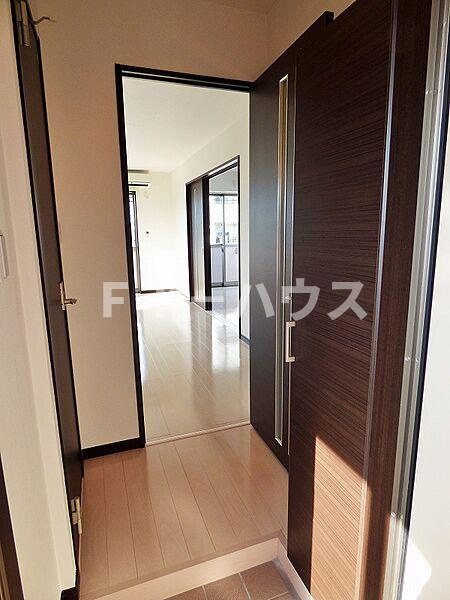 センチュリーヒルズの玄関|同マンション別部屋参考写真