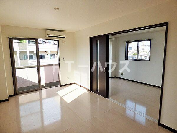 センチュリーヒルズの居間・リビング|同マンション別部屋参考写真