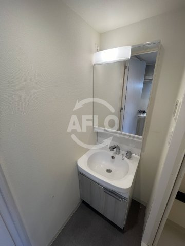 プレサンス新大阪ジェイズの独立洗面台|プレサンス新大阪ジェイズ　洗面台