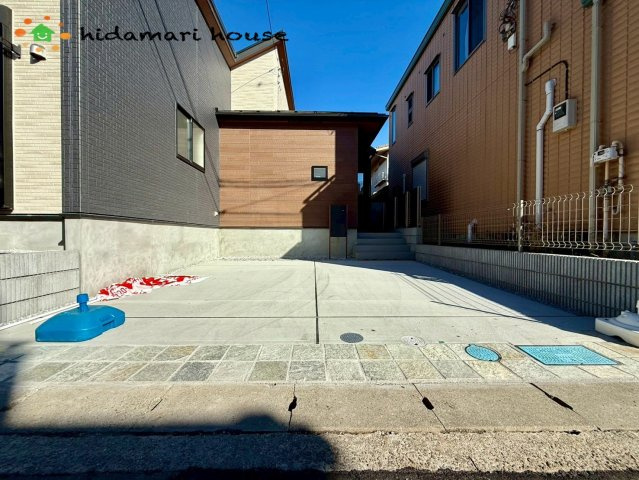 上尾市原市(universal edition)　新築平屋戸建　ブルーミング01の駐車場