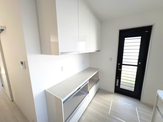 【キッチン】 | 西大寺中野　戸建 | キッチン収納　勝手口もございます。