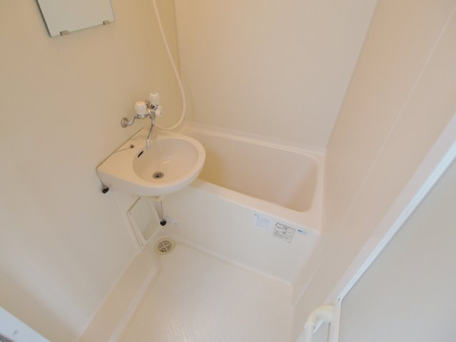 岩崎ビルの浴室