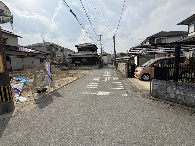 【その他】 | 福岡市南区弥永2丁目3期　2号棟（全2棟）【仲介手数料無料・0円】 | 現地写真。前面道路です。