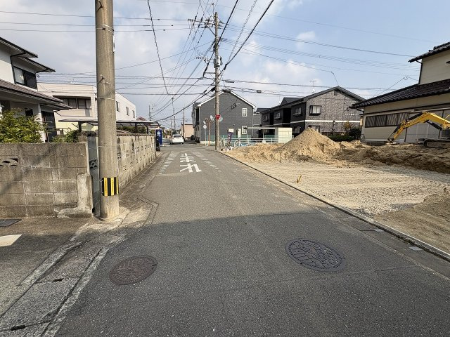 【その他】 | 福岡市南区弥永2丁目3期　2号棟（全2棟）【仲介手数料無料・0円】 | 現地写真。前面道路です。