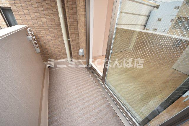 藤の邸のバルコニー