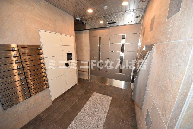 藤の邸のエントランス