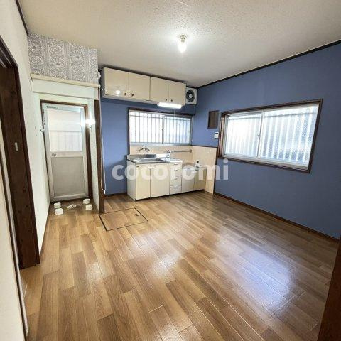 藤阪東車庫付戸建ての居間・リビング