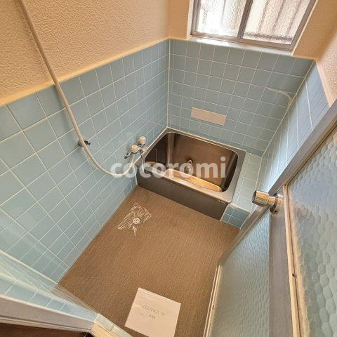 藤阪東車庫付戸建ての浴室