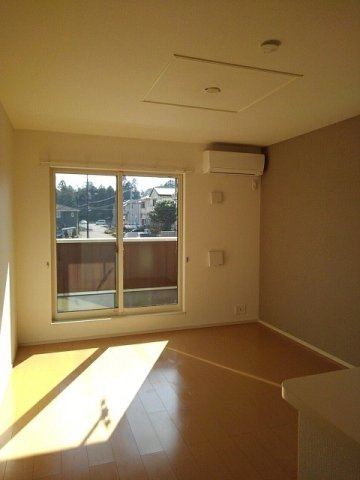 ヴァンベールＡ棟の居間・リビング|ゆったりとしたリビングです