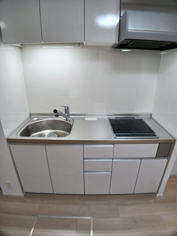 プラネットのキッチン|コンパクトなキッチンで掃除もラクラク