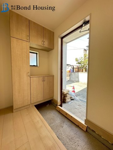 山陽「林崎松江海岸」駅徒歩8分　貴崎4丁目　全2棟　2号棟の玄関