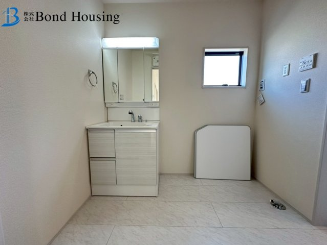 安心の長期優良住宅・畳コーナーあり　貴崎4丁目　全2棟　1号棟の玄関