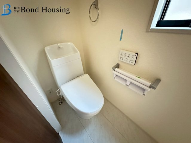 安心の長期優良住宅・畳コーナーあり　貴崎4丁目　全2棟　1号棟のトイレ