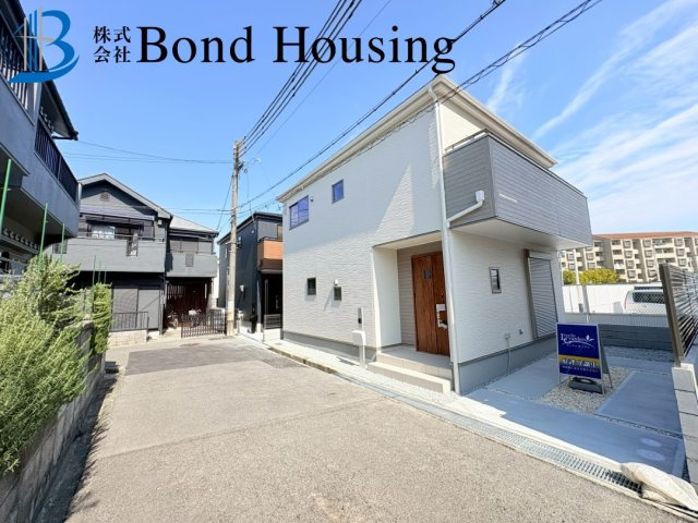安心の長期優良住宅・畳コーナーあり　貴崎4丁目　全2棟　1号棟の前面道路含む現地写真