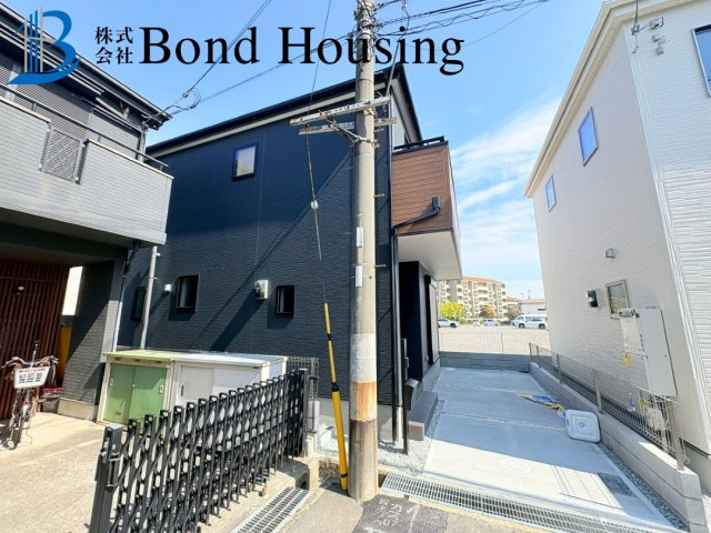 安心の長期優良住宅・畳コーナーあり　貴崎4丁目　全2棟　1号棟の前面道路含む現地写真