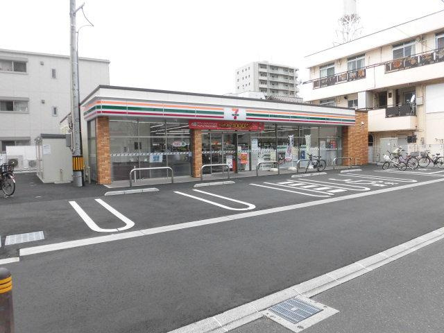 さいたま市南区南浦和３丁目のアパートの周辺|コンビニ