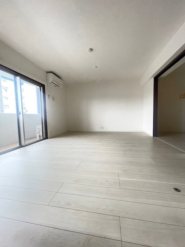 LIBTH博多駅南WESTの居間・リビング