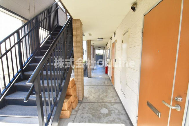 【ロビー】 | リバーサイド 東久宝寺 八番館