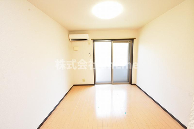 【居間・リビング】 | リバーサイド 東久宝寺 八番館