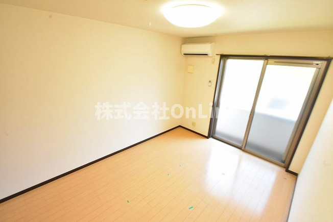 【洋室】 | リバーサイド 東久宝寺 八番館