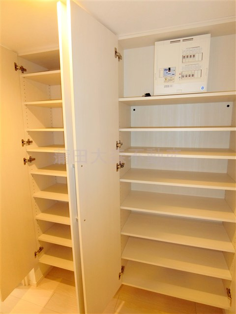 ガリシア千鳥町Ⅱの設備|大容量の玄関収納