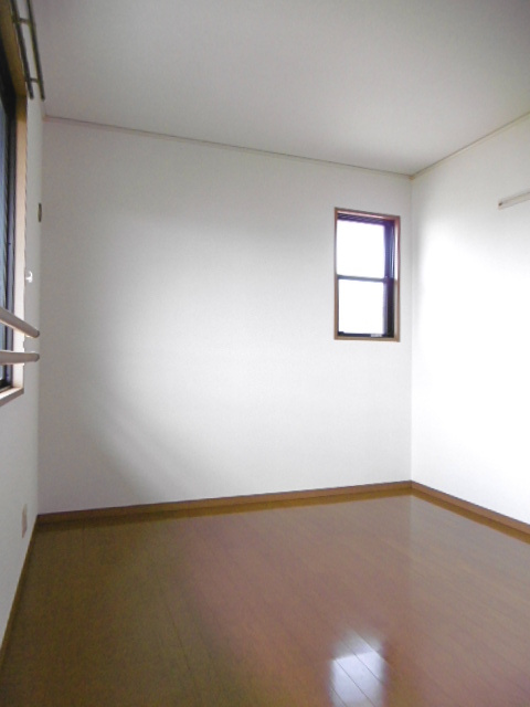 シンセリティ【10,000円キャッシュバック対象物件】の洋室|落ち着いた色調の洋室です